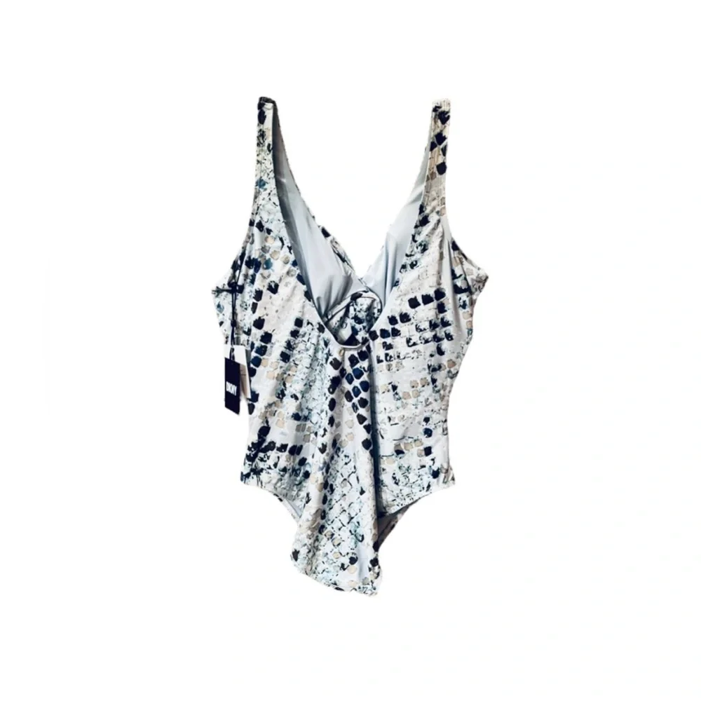 NWT DKNY Women’s Plus Size Peek-A-Boo Twist One Piece Swimsuit - Picture 8 of 13